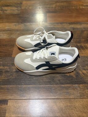 De‎ Florance "Vintage Sneaker" - New With Tags